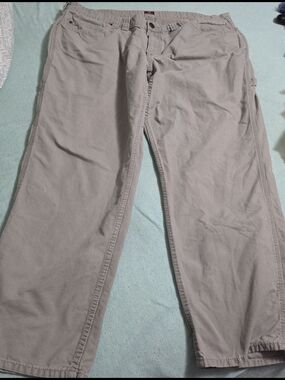 Men's Ridgecut Utility  Casual Straight-Leg Pants in Light Taupe